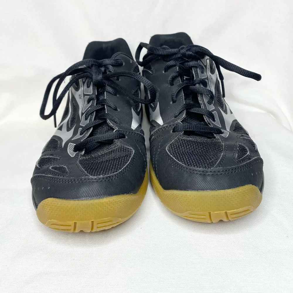 Mizuno volleyball shoes women’s size 9.5